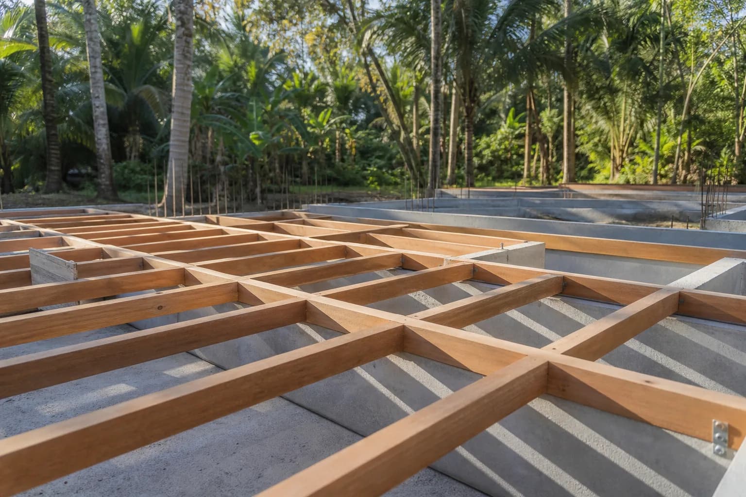 Bengkirai Subfloor Joist Spacing: Prevent Warp in Bali Humidity