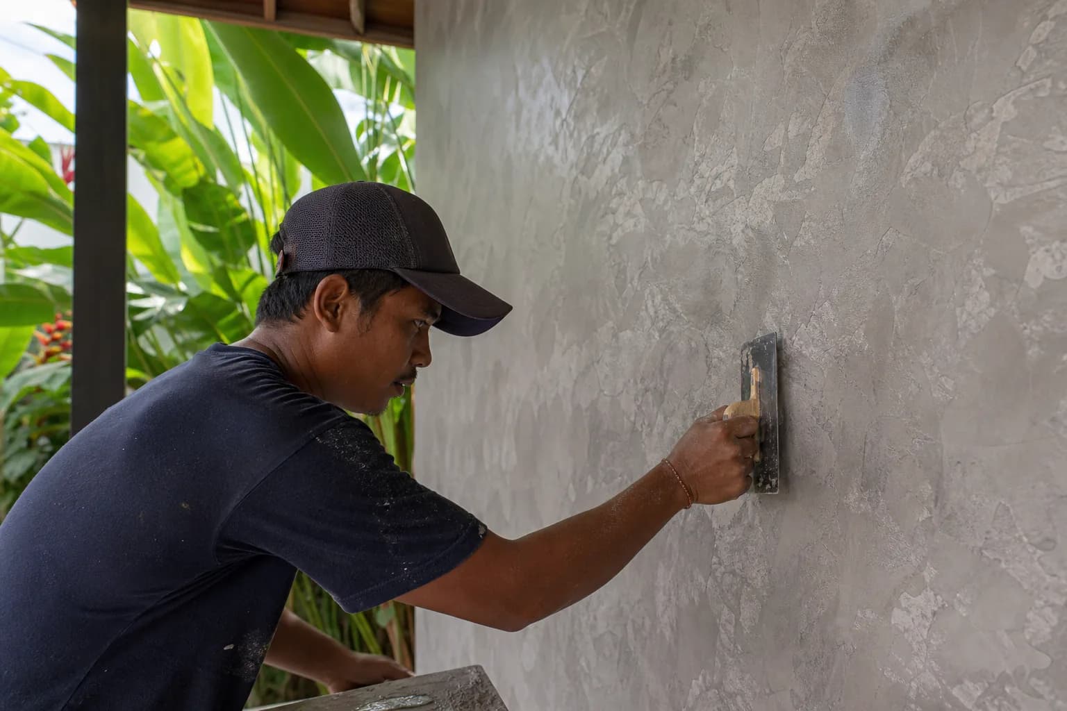 Venetian Plaster in Bali: Application Techniques for Humid Climat