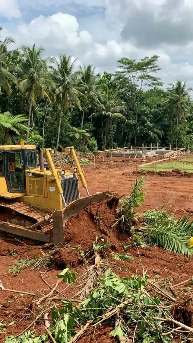 Building in Bali, day by day 🏗️
Real progress from our current villa sites — no renders, just the build.
Costs, timeli